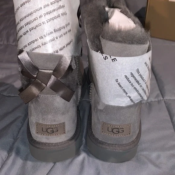 UGG Mini Bailey Bow II Platform Boots Grey Bailey Bow 2s Woman’s Size 10